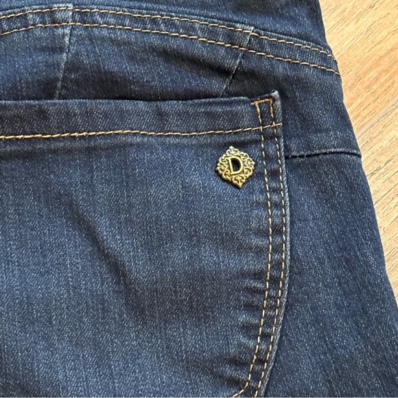 Democracy Ab Solution Denim Shorts High Waist Stretch Distressed Womens Size 4 - Picture 10 of 14